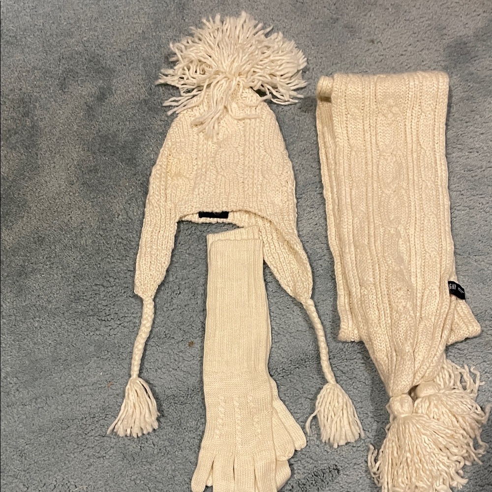 GAP Ivory Cable Knit hat, scarf and gloves from the Gap
